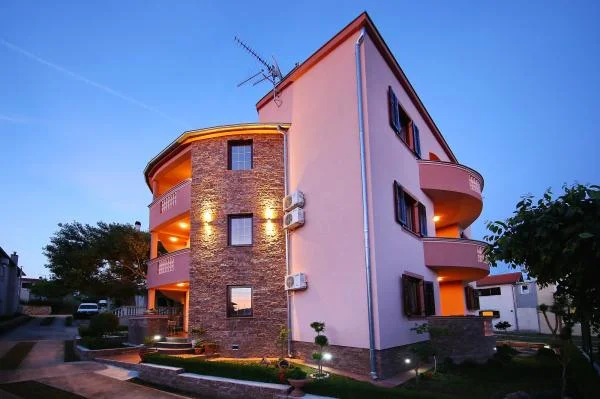 Apartmani Villa Dalmatino – fotografija 3