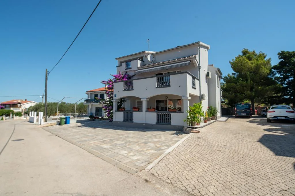 Apartmani DiAna – fotografija 5