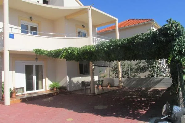 Apartmani Nives – fotografija 2
