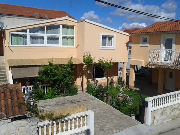 Apartmani Elvira – fotografija 2
