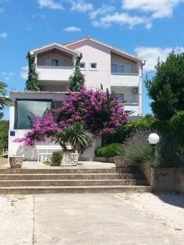 Apartmani Leonarda – fotografija 2