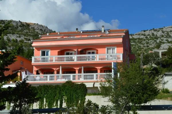 Apartmani Amari – fotografija 2