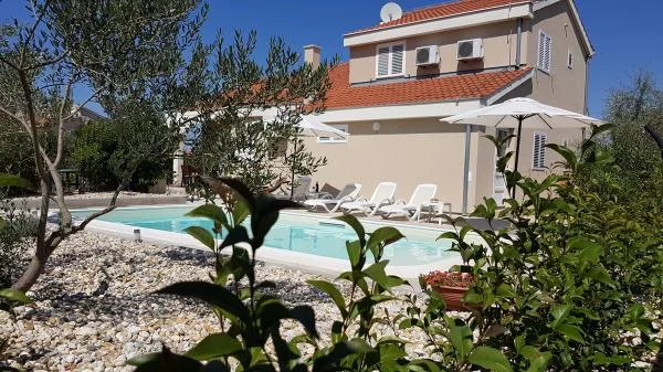Apartmani Vila Karla – fotografija 6