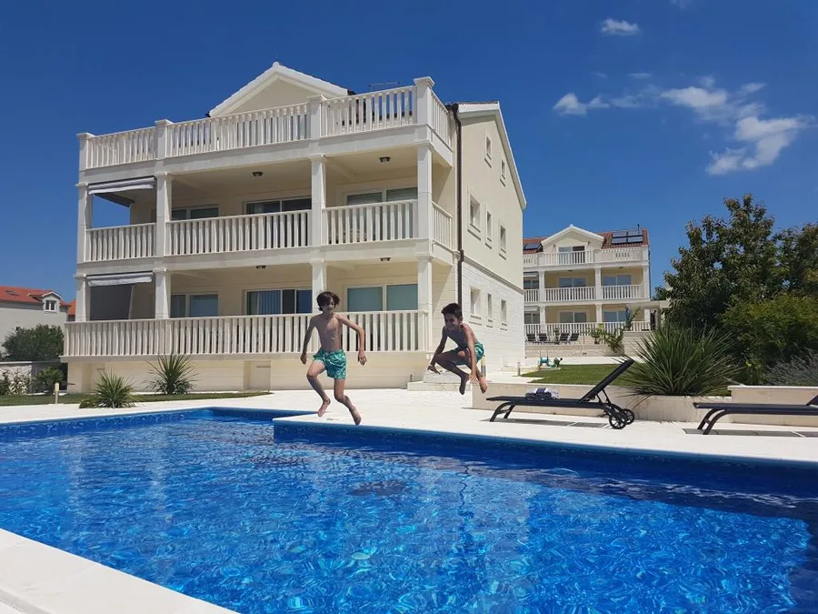 Apartmani Villa Bachelor – fotografija 2