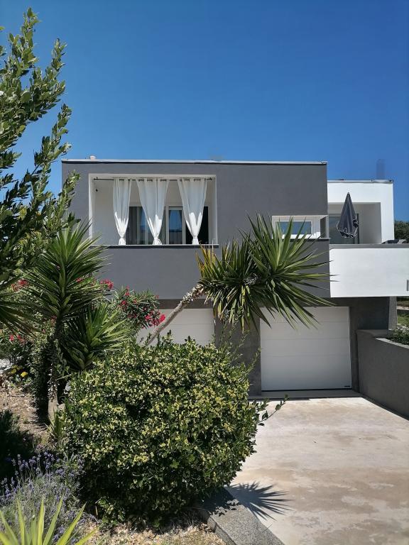 Apartmani Dora – fotografija 4