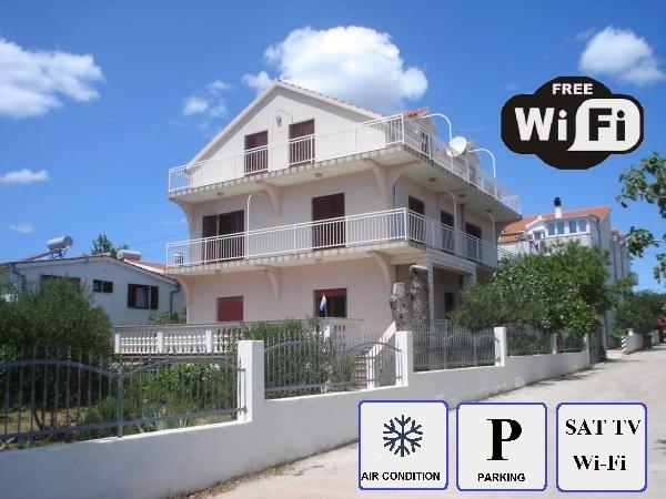Apartmani Đurđica & J – fotografija 4