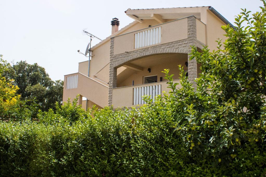 Apartmani Došen – fotografija 2