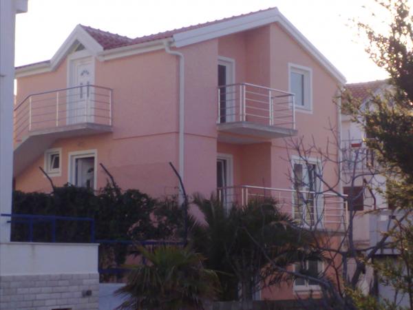 Apartmani Rozani – fotografija 2