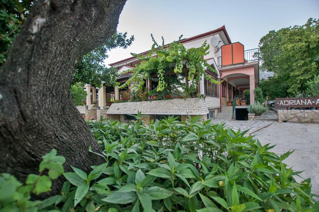 Apartmani Adriana – fotografija 1