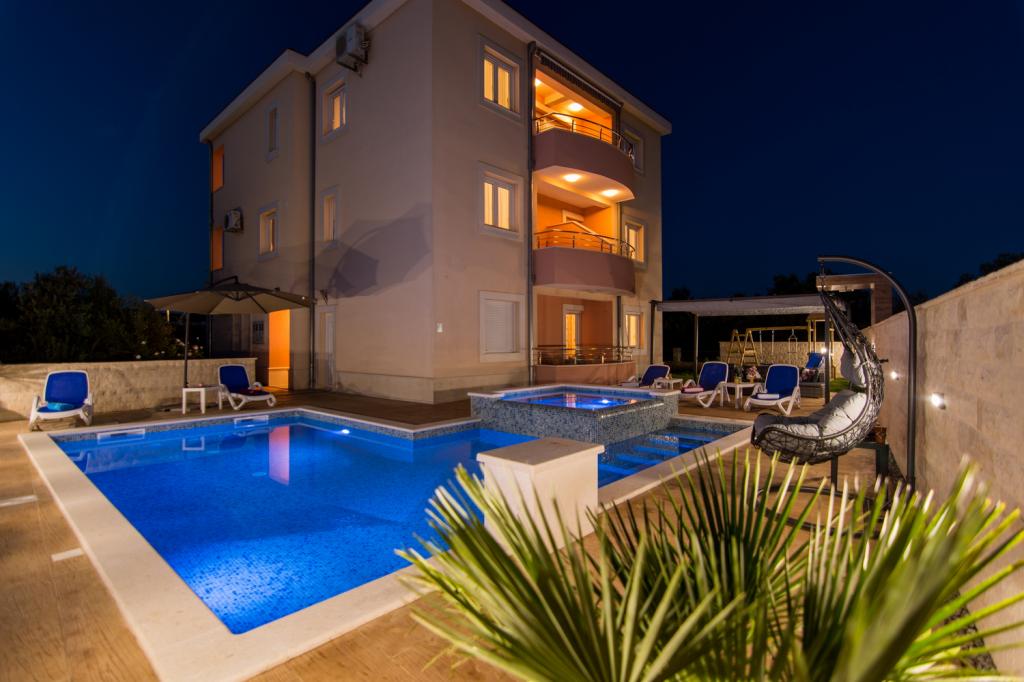 Apartmani Villa Peky – fotografija 1