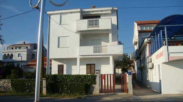 Apartmani Luca – fotografija 1