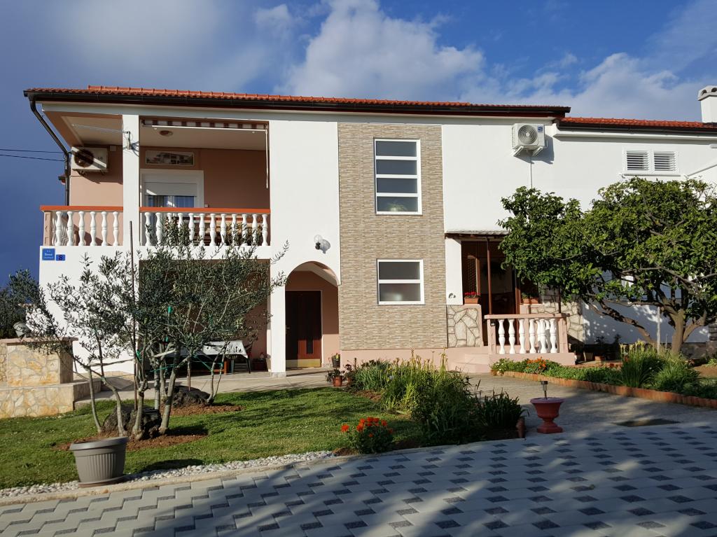 Apartmani Tomislav Vrsi – fotografija 3