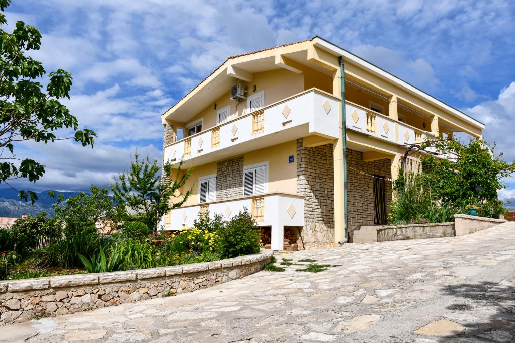 Apartmani Mara – fotografija 1