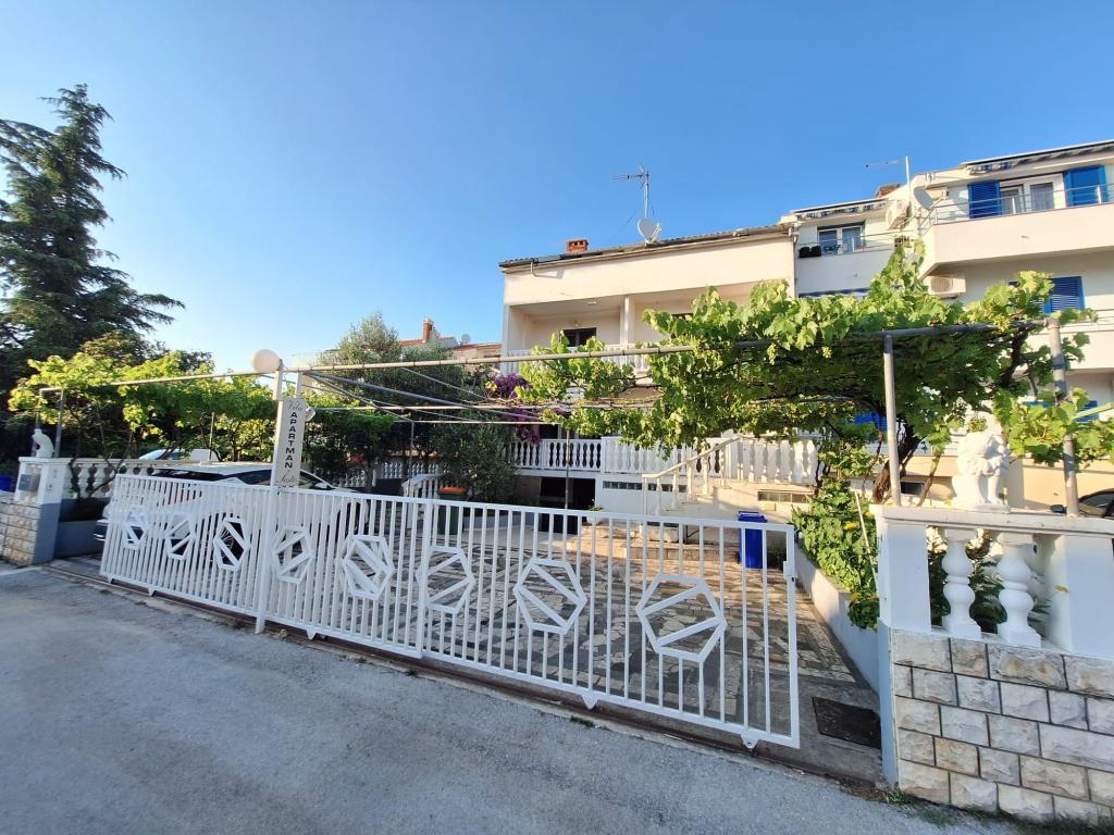 Apartmani Šesto – fotografija 3