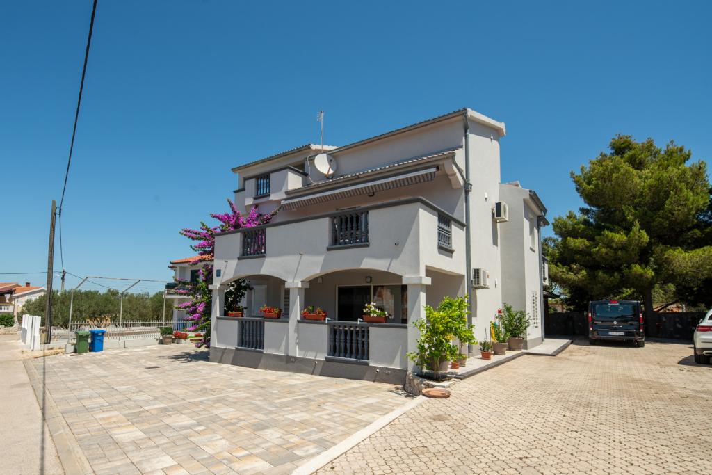Apartmani DiAna – fotografija 4