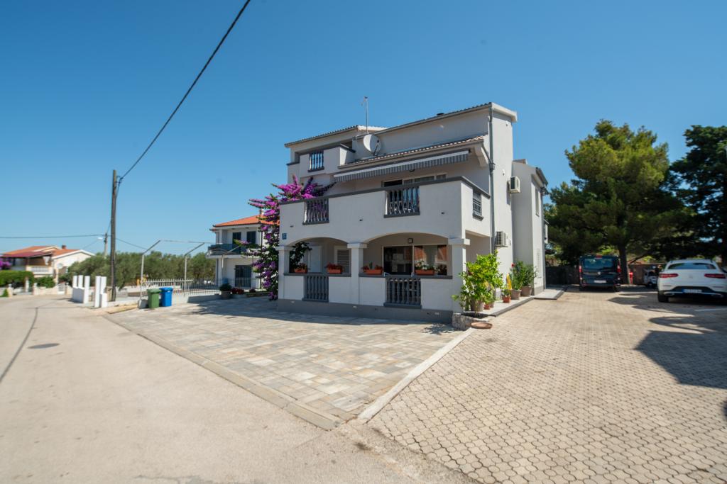 Apartmani DiAna – fotografija 5
