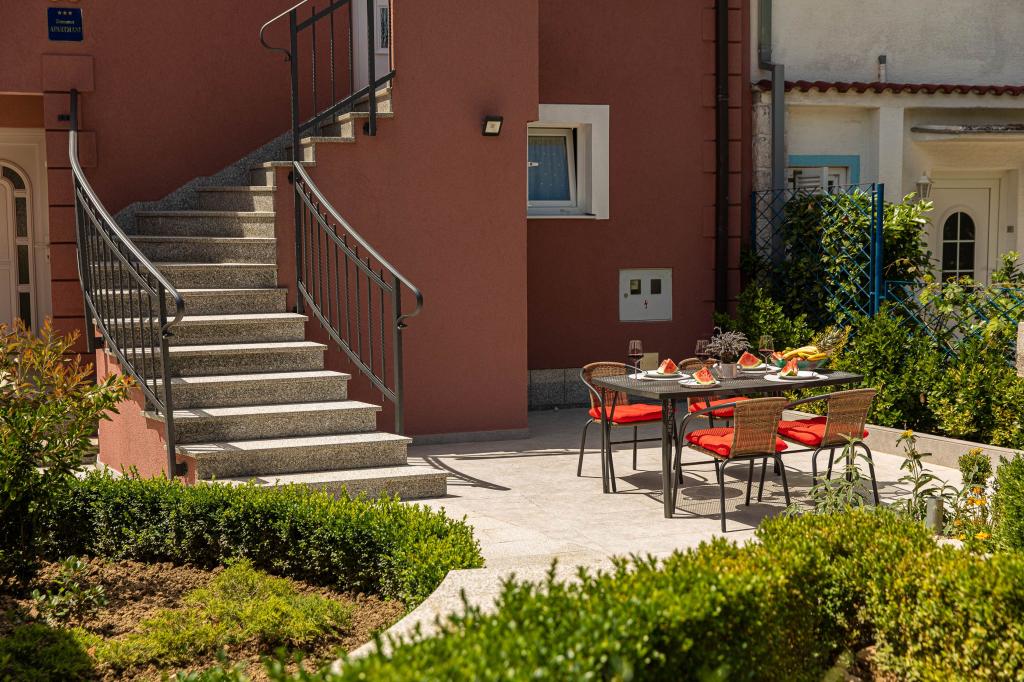 Apartmani Sara – fotografija 4