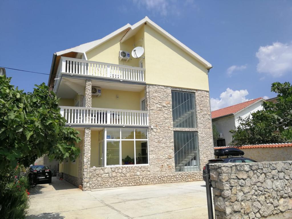 Apartmani Štrus – fotografija 1