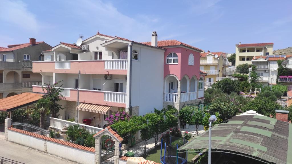 Apartmani Ivano – fotografija 2