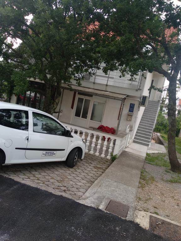 Apartmani Dom – fotografija 4