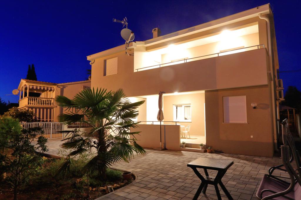 Apartmani L&V – fotografija 3