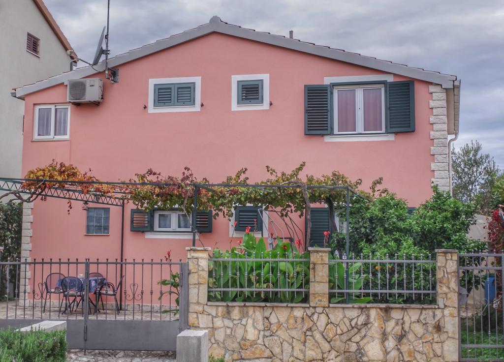 Apartmani Nives – fotografija 3