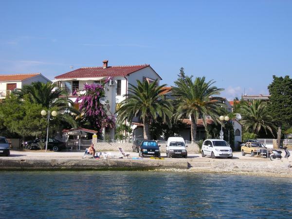 Apartmani Desa – fotografija 1