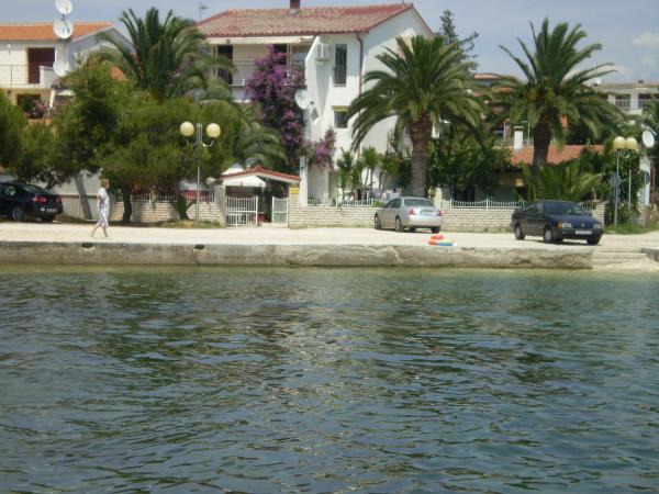 Apartmani Desa – fotografija 5