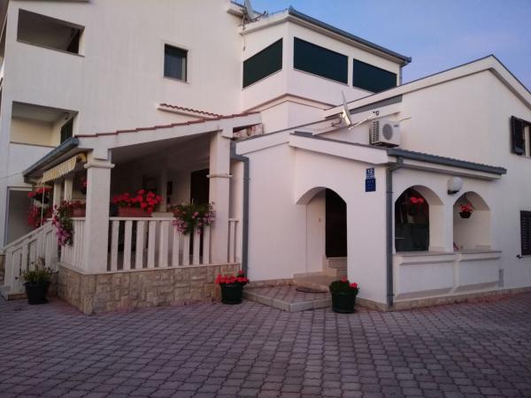 Apartmani Karen – fotografija 3