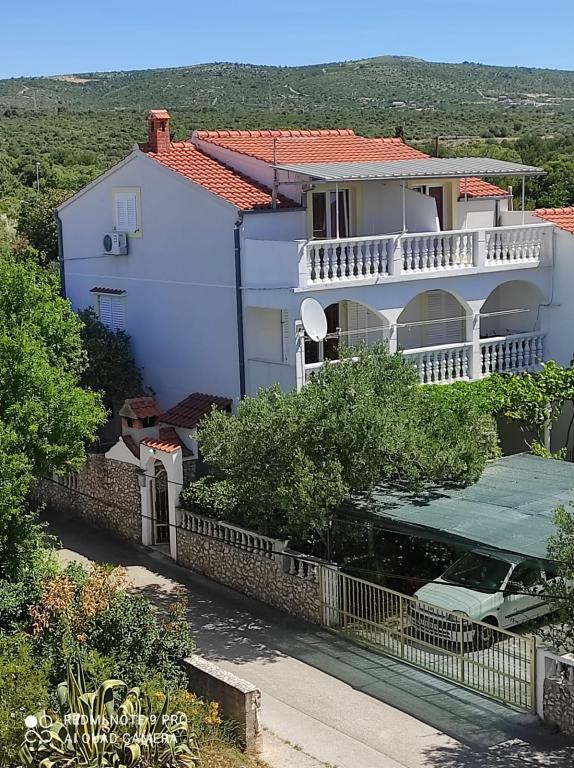 Apartmani Franka – fotografija 1