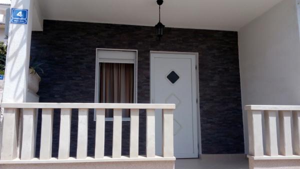 Apartmani Dora – fotografija 5