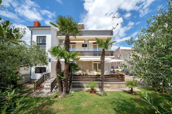 Apartmani Silvia – fotografija 1