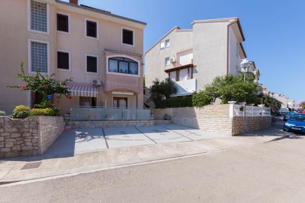 Apartmani Avvi – fotografija 1