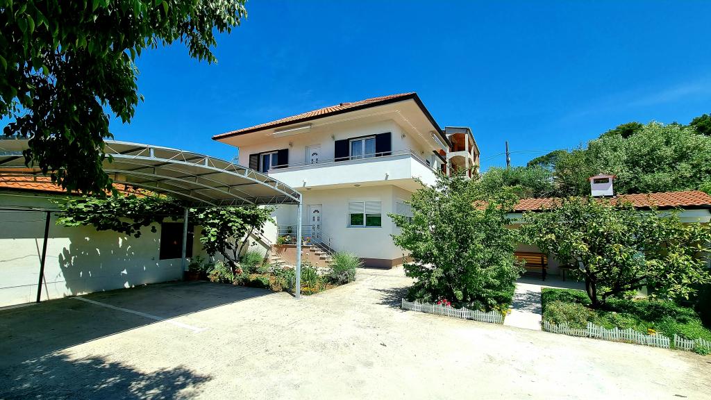 Apartmani Bava – fotografija 1