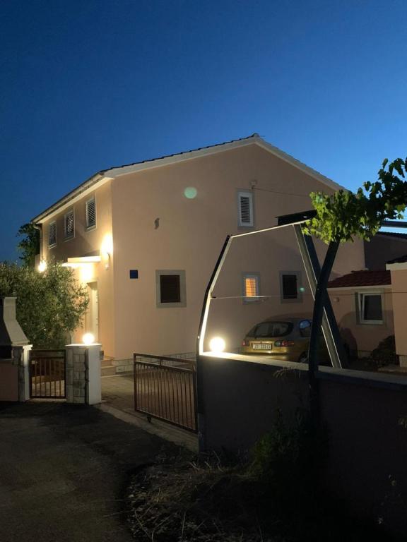 Apartmani Toni – fotografija 1