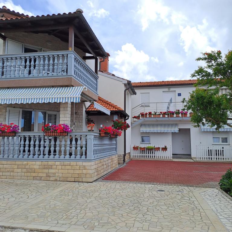 Apartman Mila Casa Bianca 7 – fotografija 3