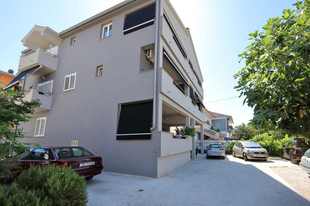 Apartmani Neli – fotografija 1