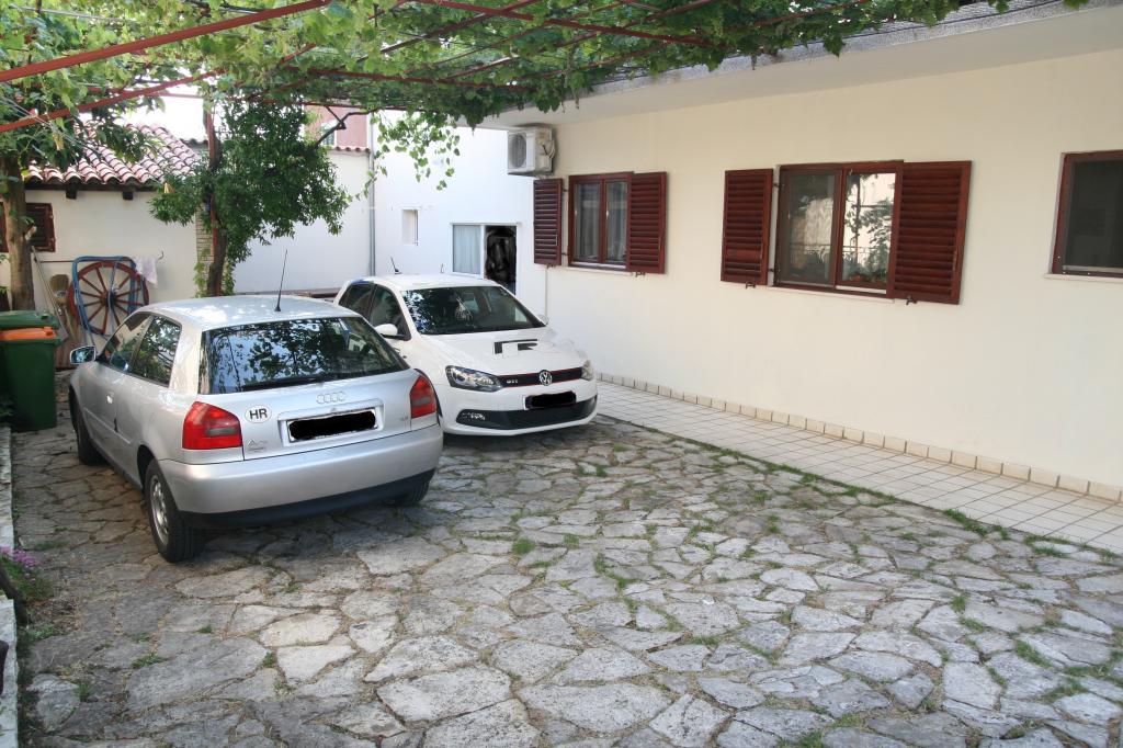 Apartmani Tarle – fotografija 3