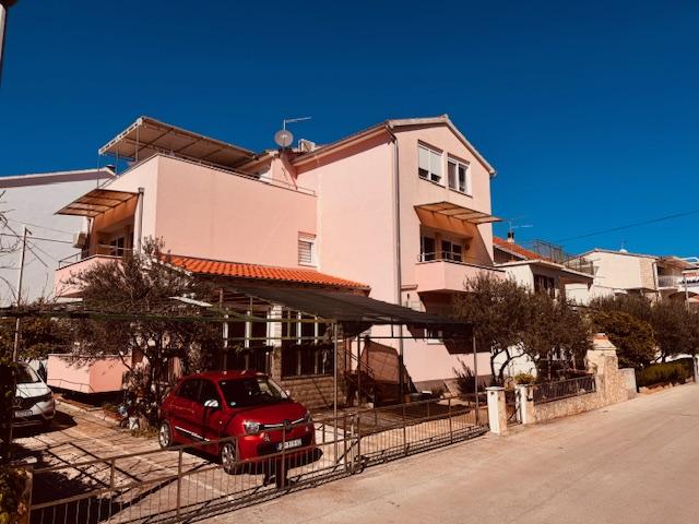 Apartmani Hope – fotografija 1
