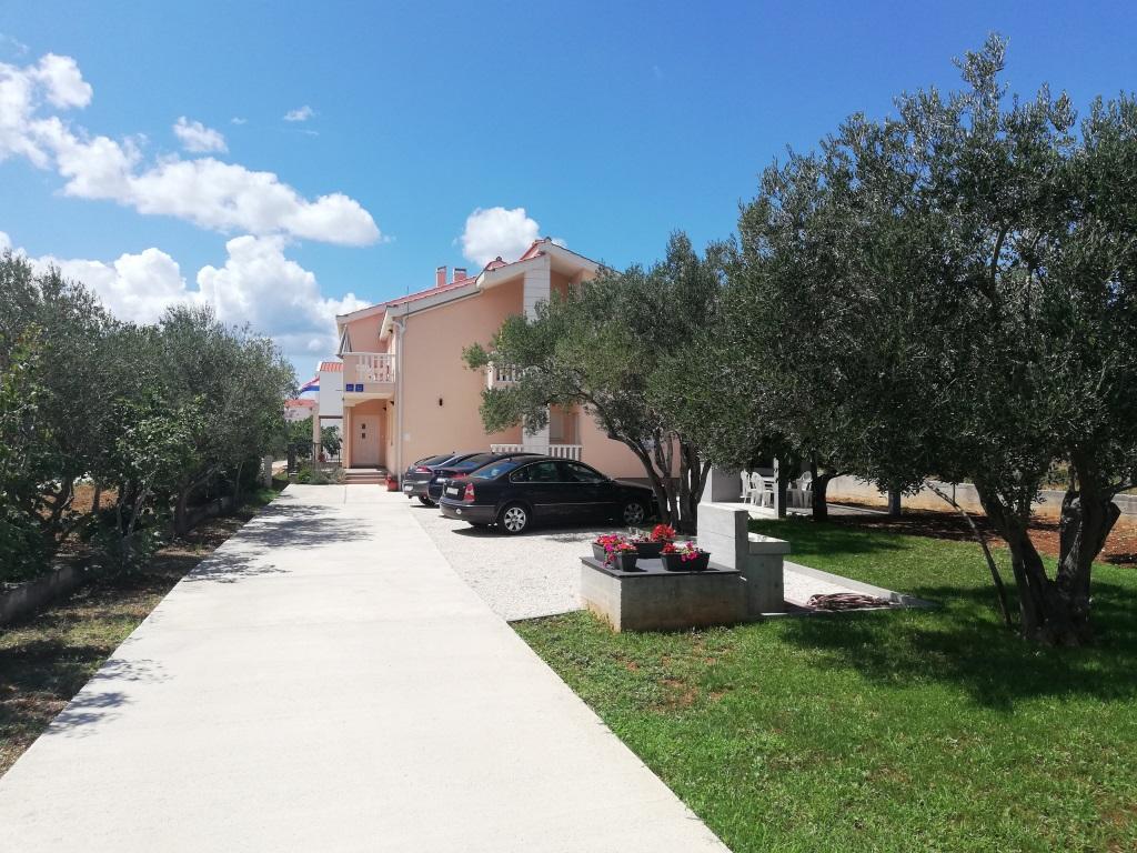 Apartmani Zvone – fotografija 3