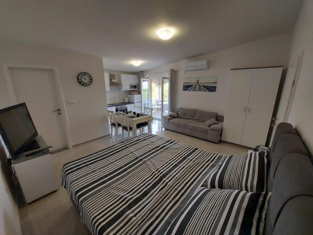 Apartmani Adria Vrsi – fotografija 2