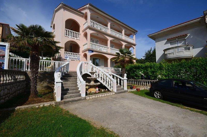 Apartmani Adria – fotografija 1