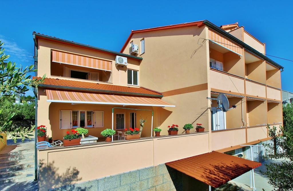 Apartmani Ljubica Travaš – fotografija 1