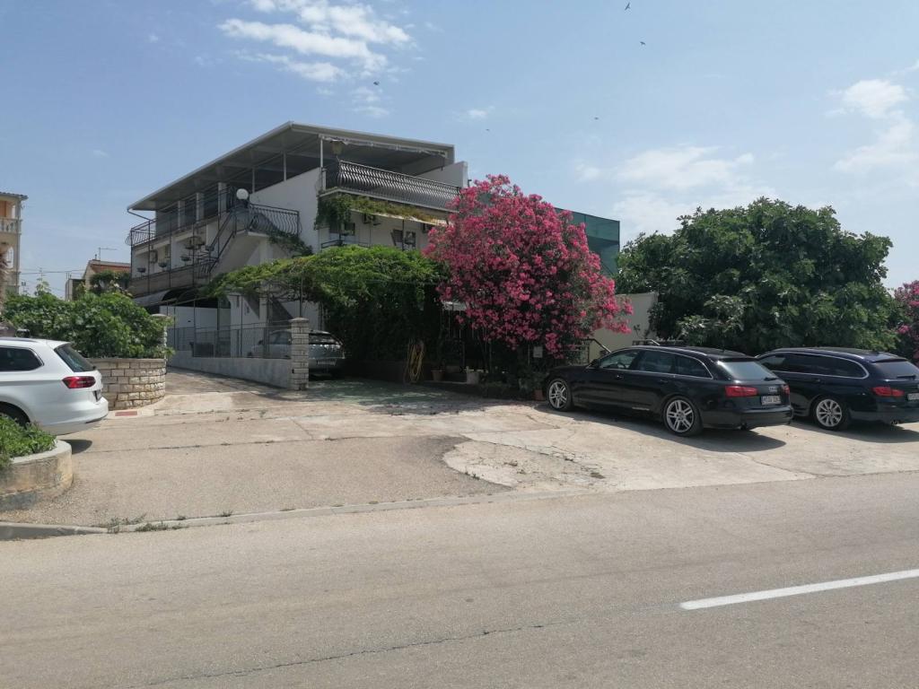 Apartmani Sunny Day – fotografija 1