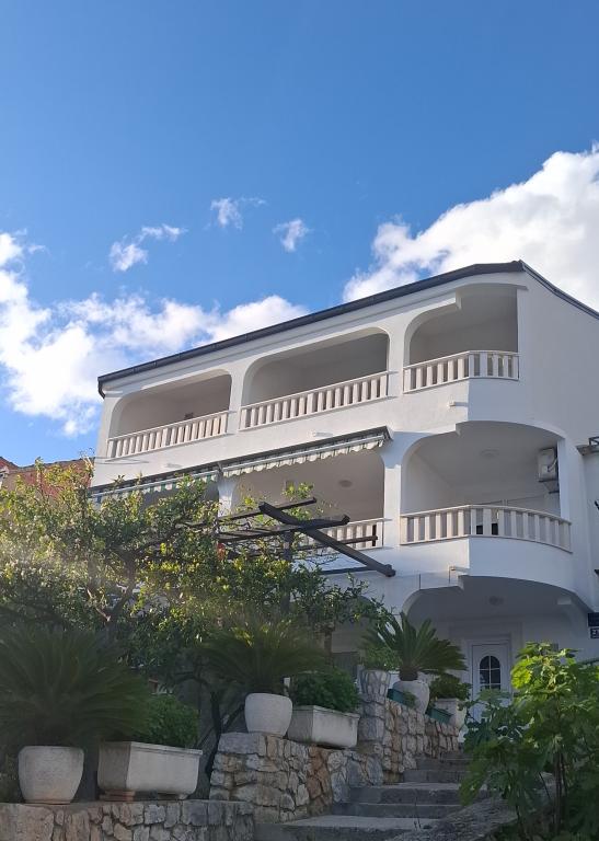 Apartmani Mare – fotografija 2