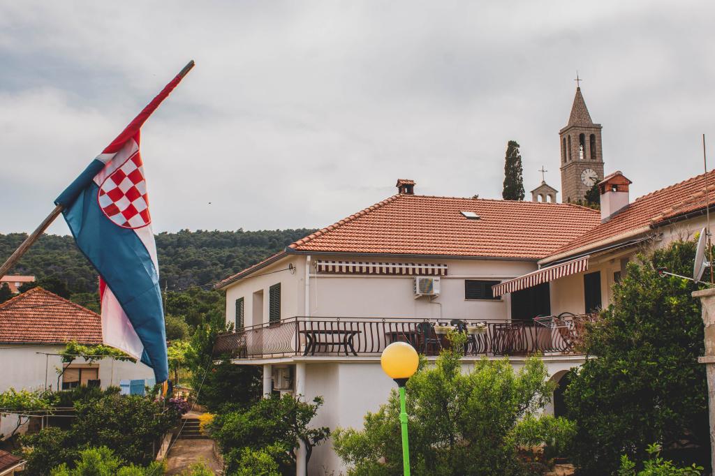 Apartmani Uglešić – fotografija 4
