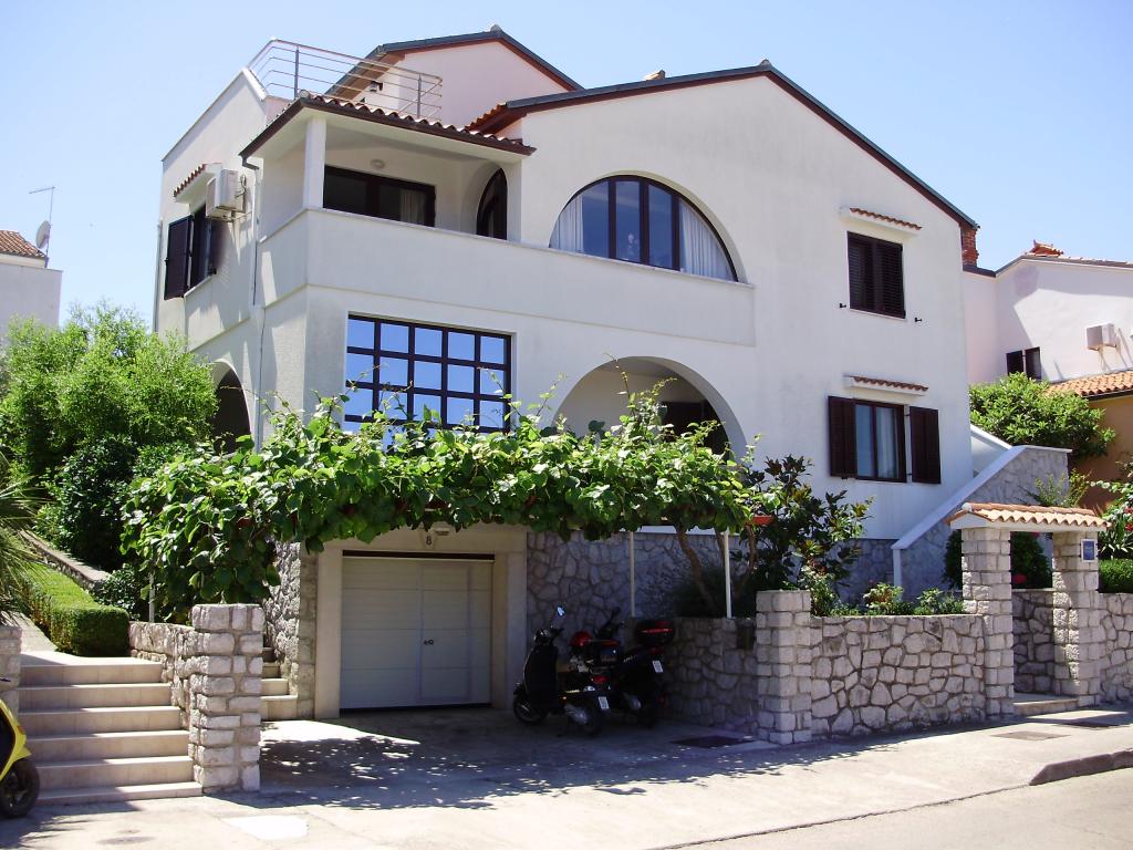 Apartmani Mirjana 8 – fotografija 1