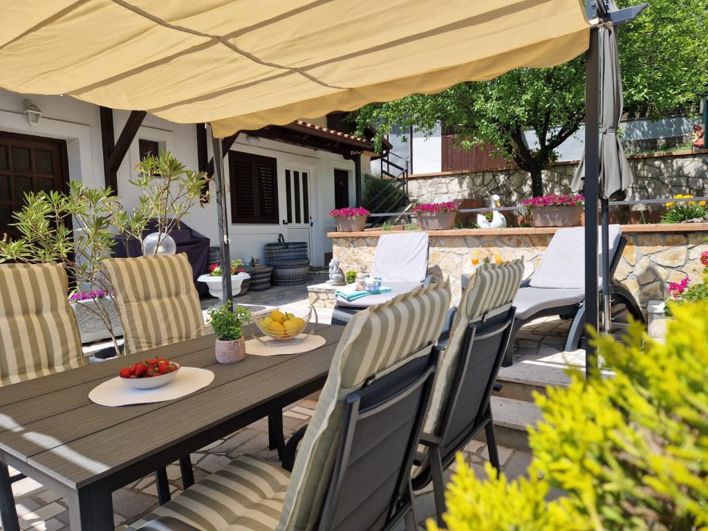 Apartman Guesthouse Tina – fotografija 6