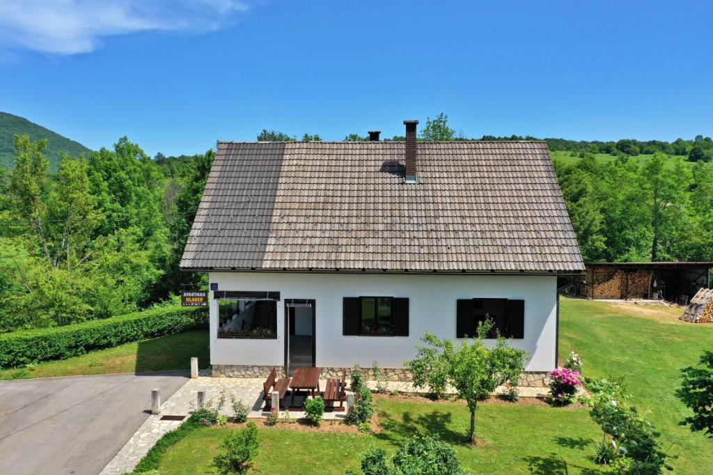 Apartman Mlađen – fotografija 1