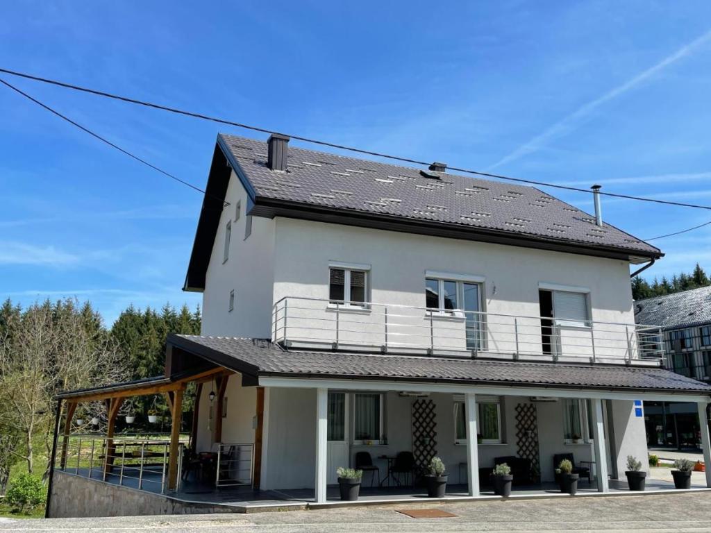 Apartmani Guest House Mylan – fotografija 1
